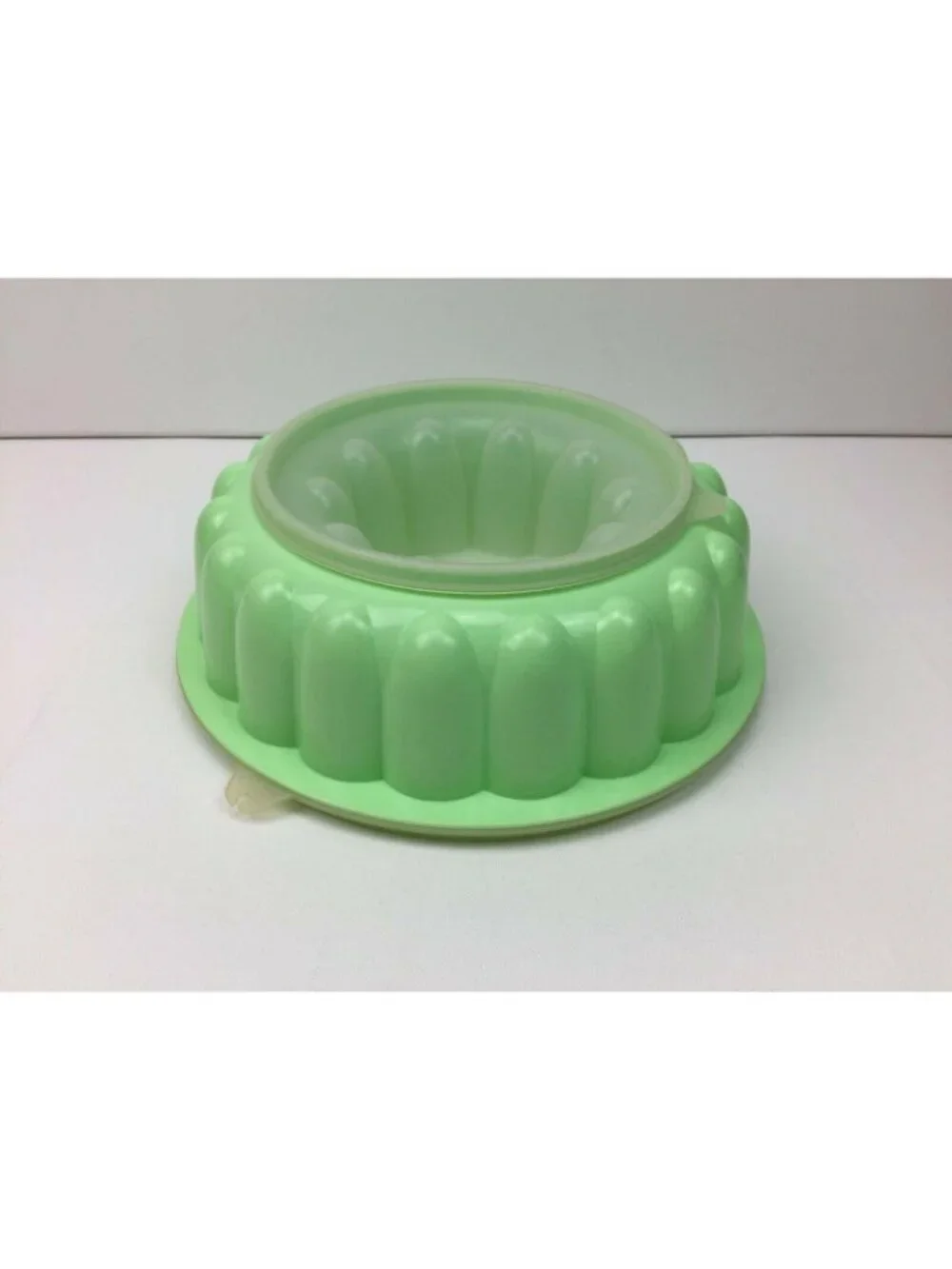 Vintage Tupperware Mint Green Jello Mold Ring 1202 Insert 1201 Lid 1203